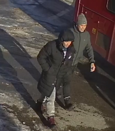2 male suspects Carling B&E