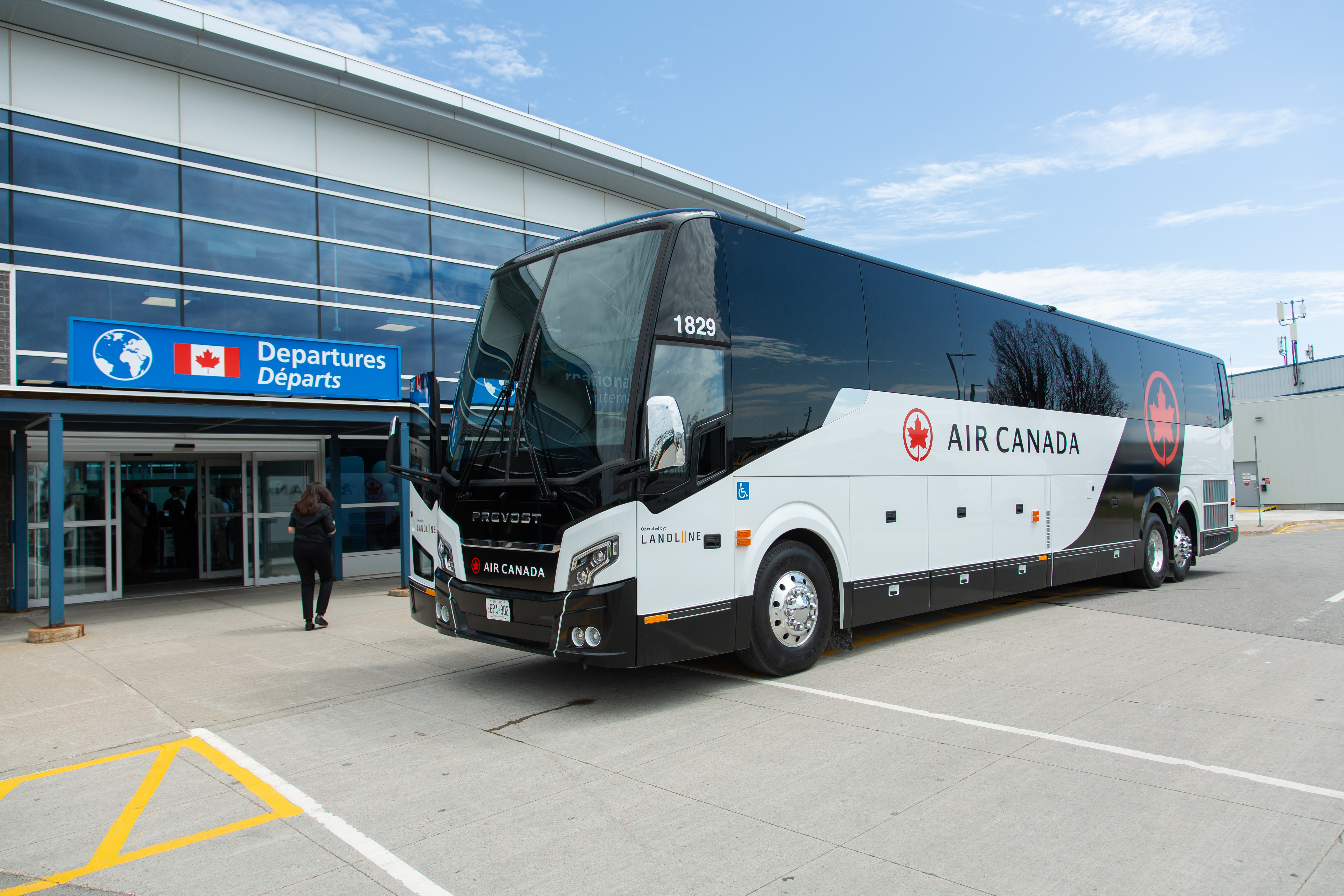 Air Canada bus