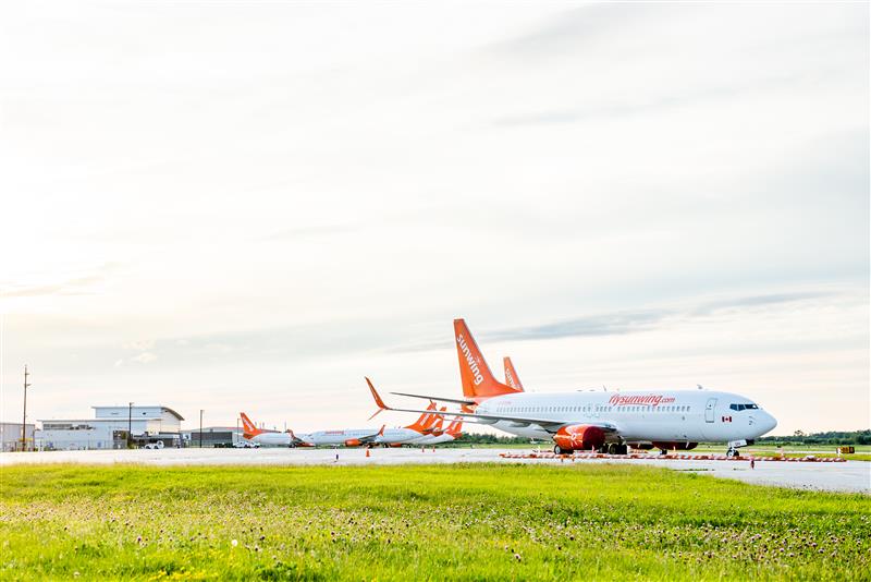 Sunwing plane on runway