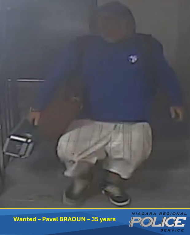 Photo of wanted male clothing during incident