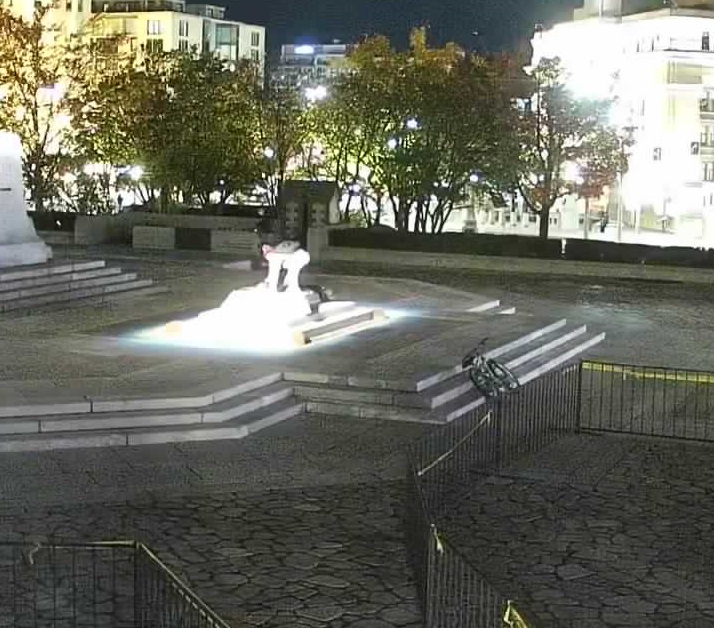 Memorial Tomb Suspect-2
